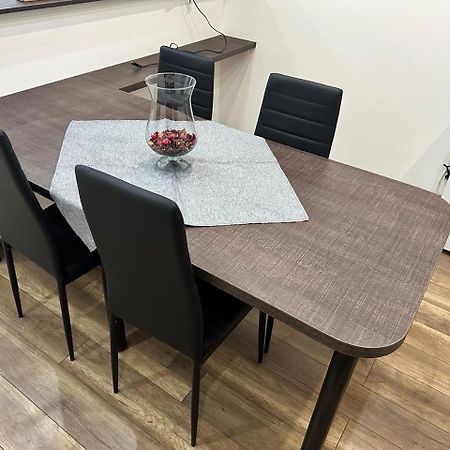 Newly Renovated 2 Rooms Apartment Downtown 니트라 외부 사진